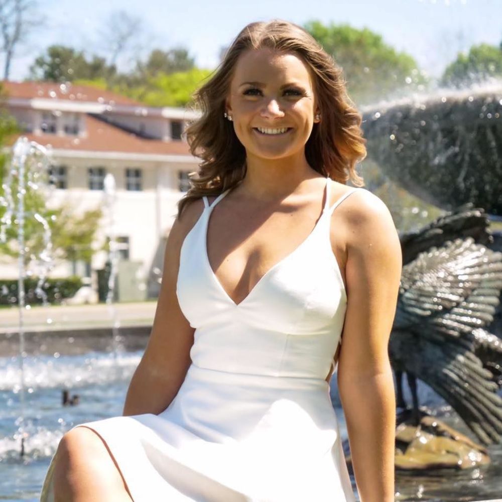 Meet your Posher, Selena